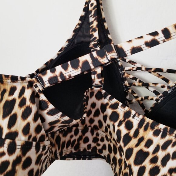 Torrid Wireless XO Triangle Swim Top Bikini Leopard Animal Cheetah Plus 2X $75 - Picture 9 of 16